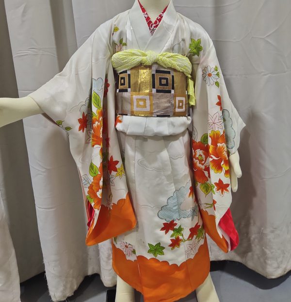 KIDS JAPANESE Traditional Kimono KIDS GIRL height 90cm - 120cm yellow orange shichigosan for Rent